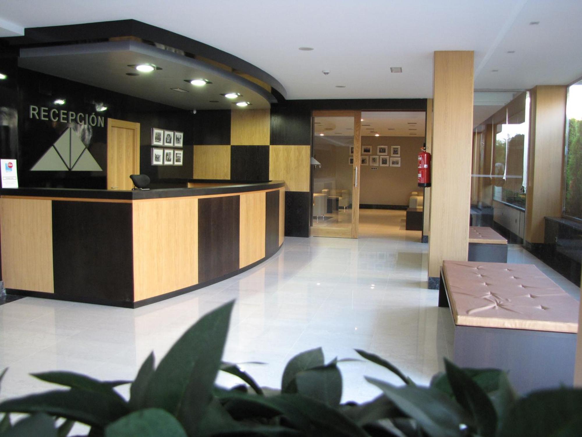 Hotel Maritimo Ris Con Garaje Noja Extérieur photo