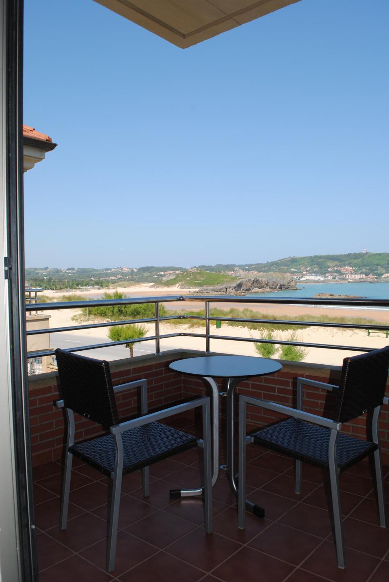 Hotel Maritimo Ris Con Garaje Noja Extérieur photo