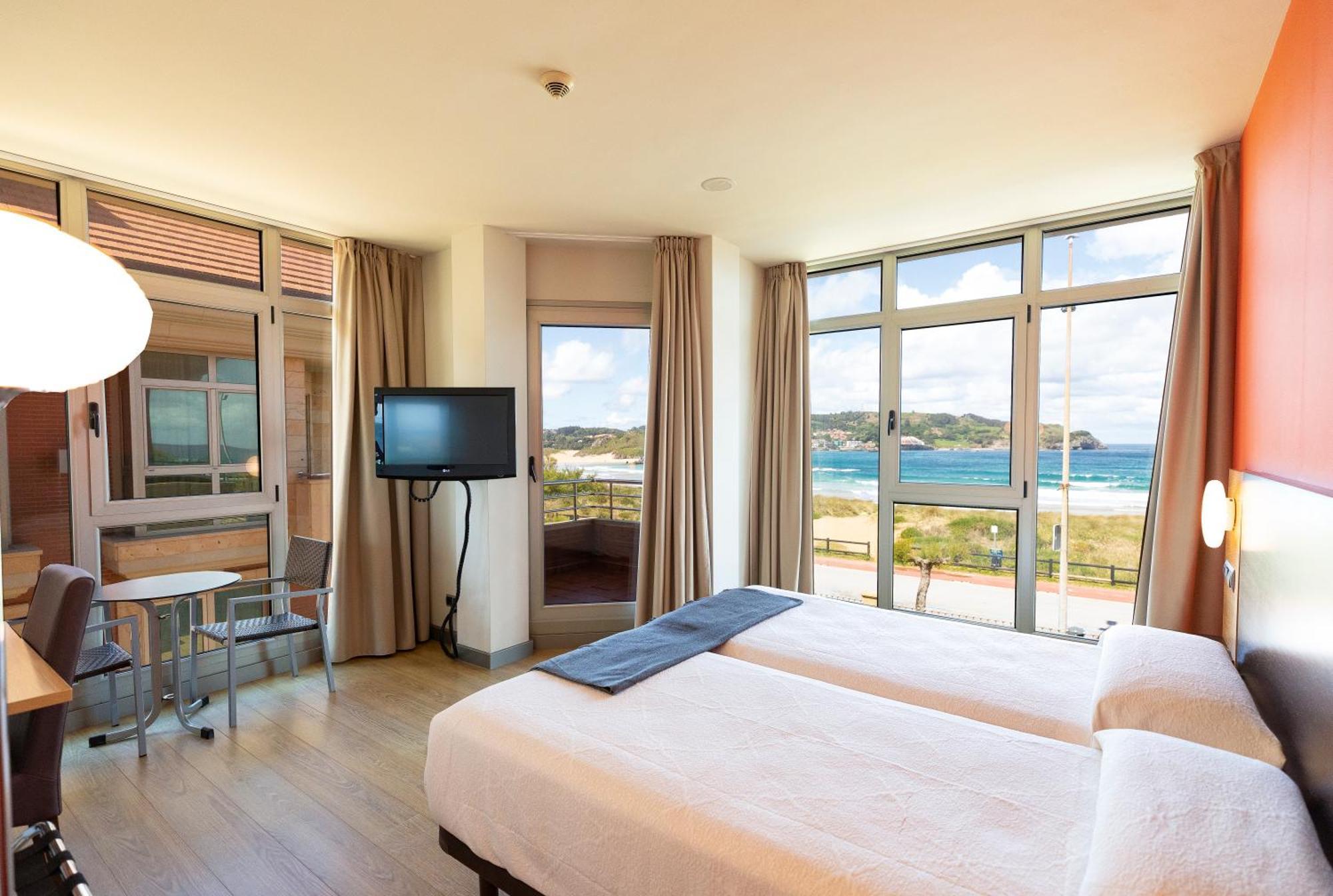Hotel Maritimo Ris Con Garaje Noja Extérieur photo