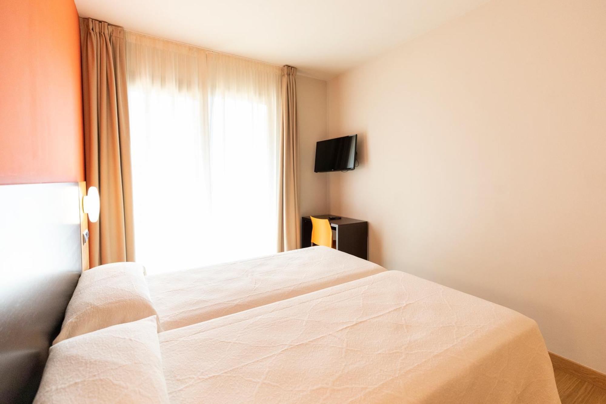 Hotel Maritimo Ris Con Garaje Noja Extérieur photo