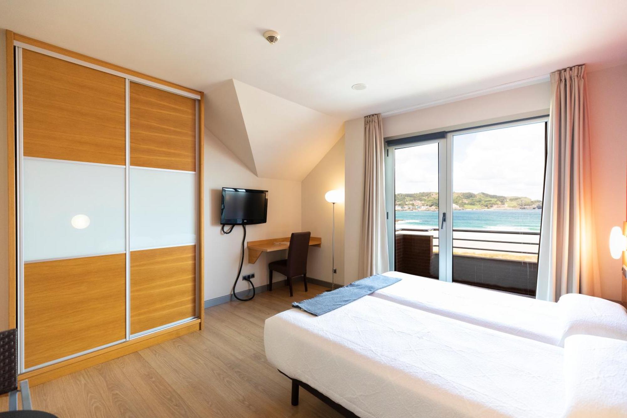 Hotel Maritimo Ris Con Garaje Noja Extérieur photo
