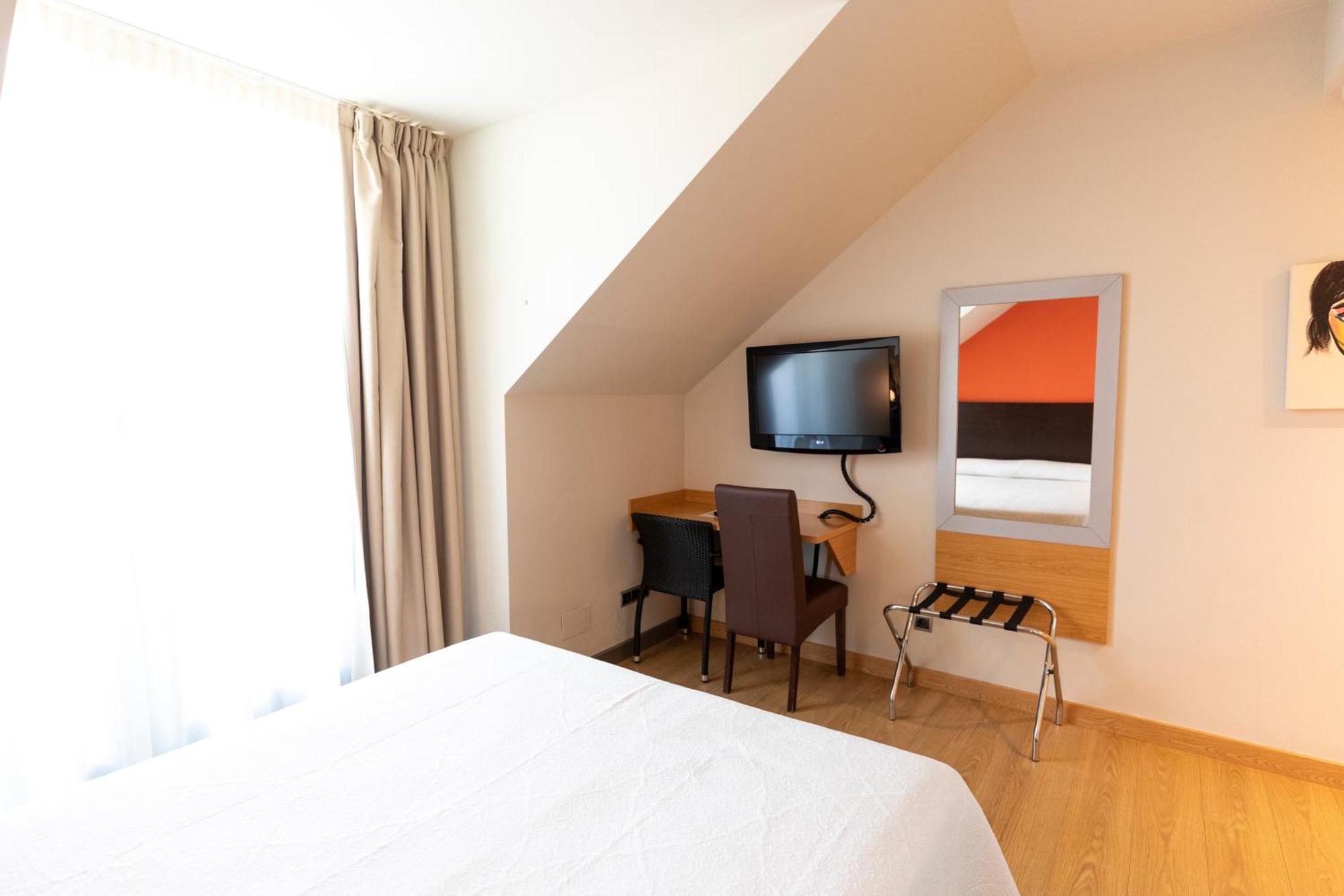 Hotel Maritimo Ris Con Garaje Noja Extérieur photo