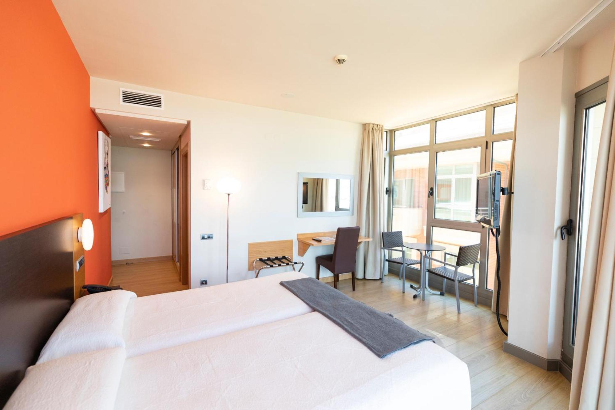 Hotel Maritimo Ris Con Garaje Noja Extérieur photo