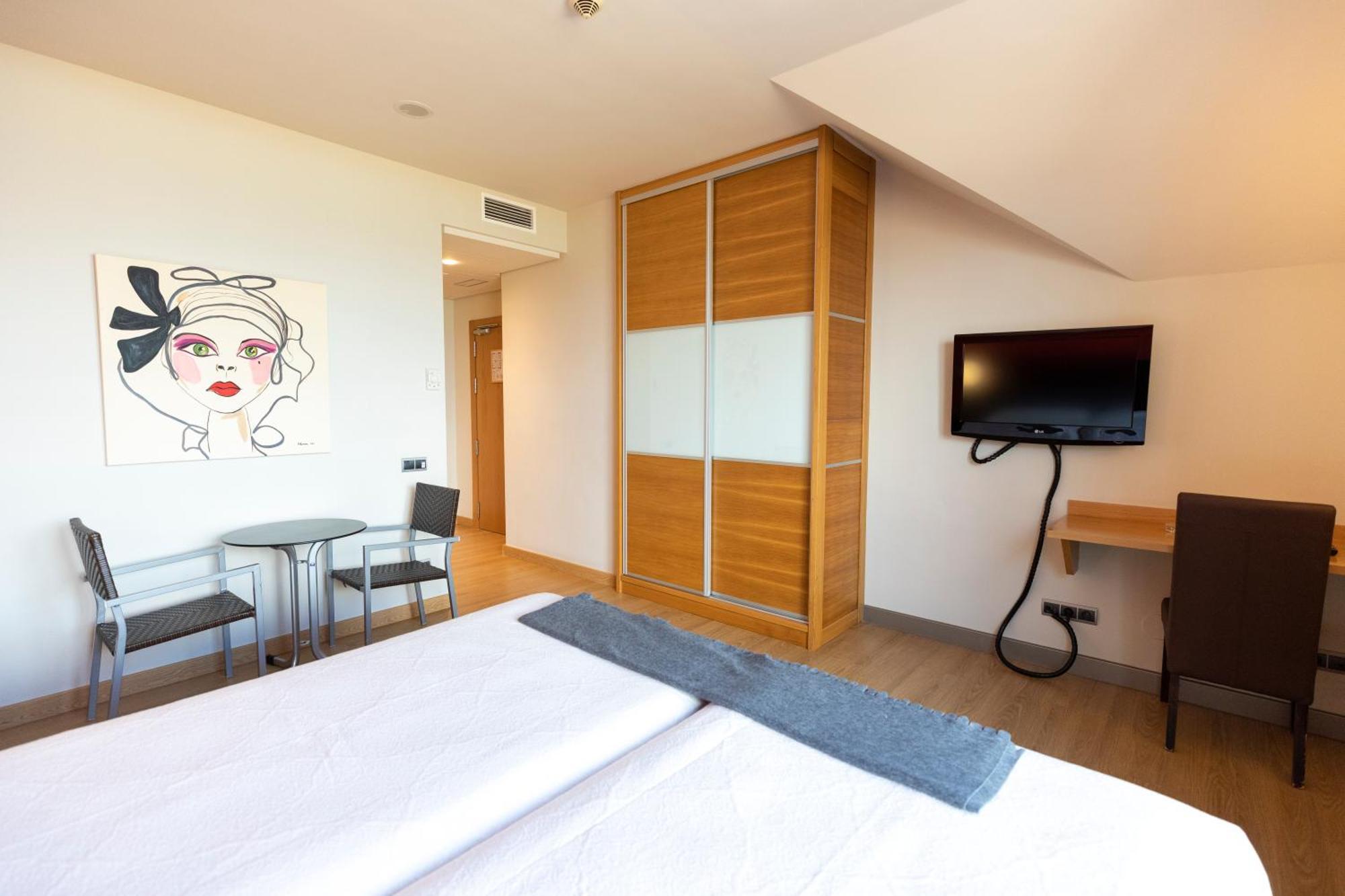 Hotel Maritimo Ris Con Garaje Noja Extérieur photo