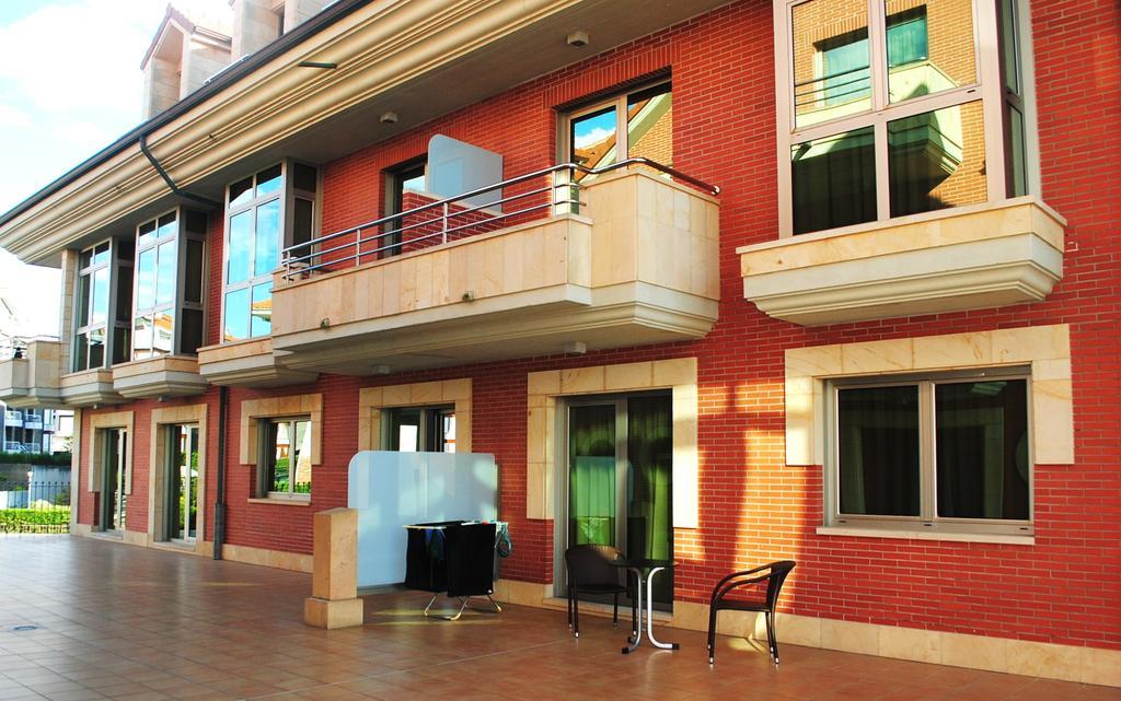Hotel Maritimo Ris Con Garaje Noja Extérieur photo